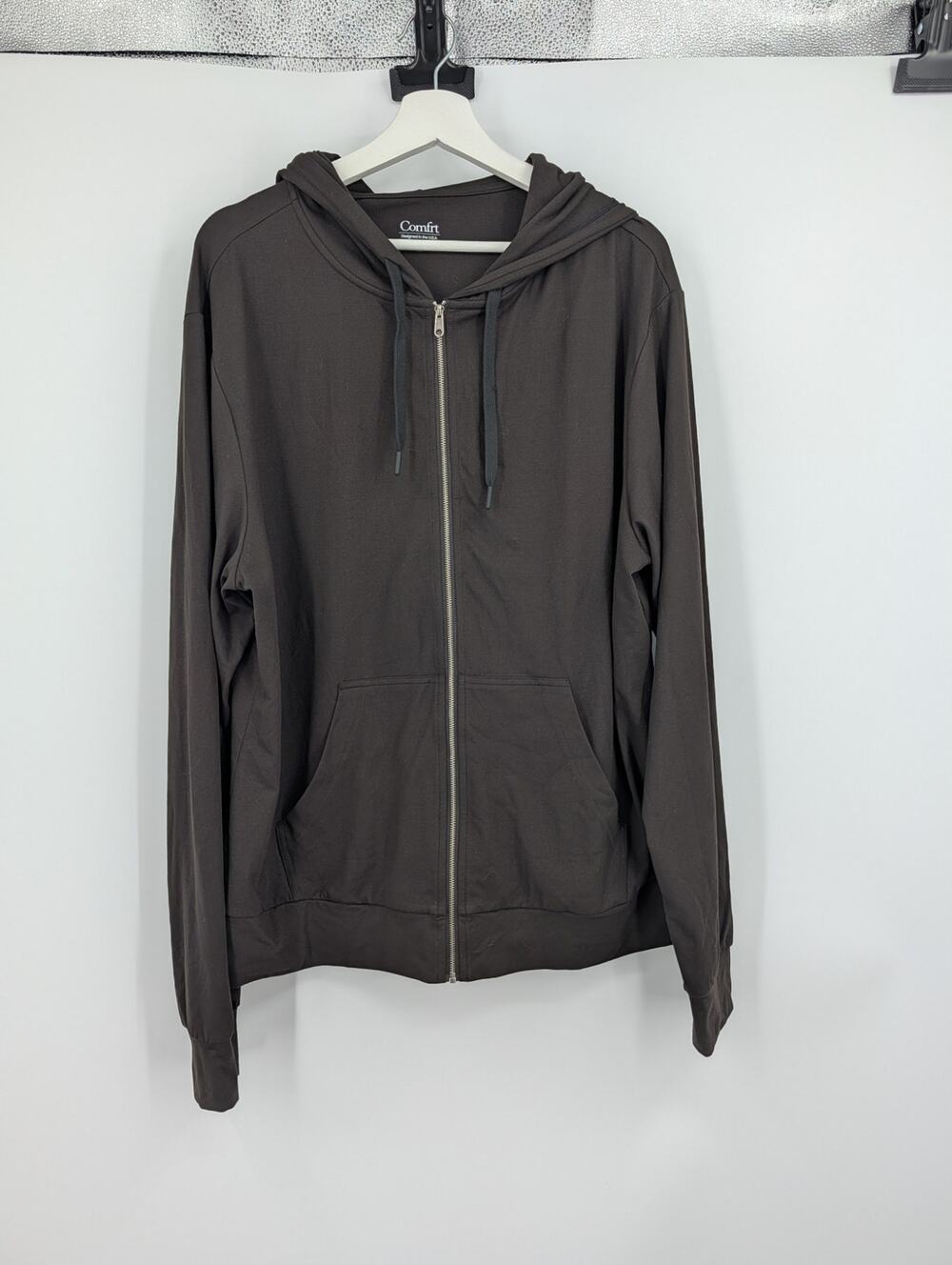 Comfrt Light Weight Men's Medium Zip Up Hoodie Black Basic Closet Staple Neutral